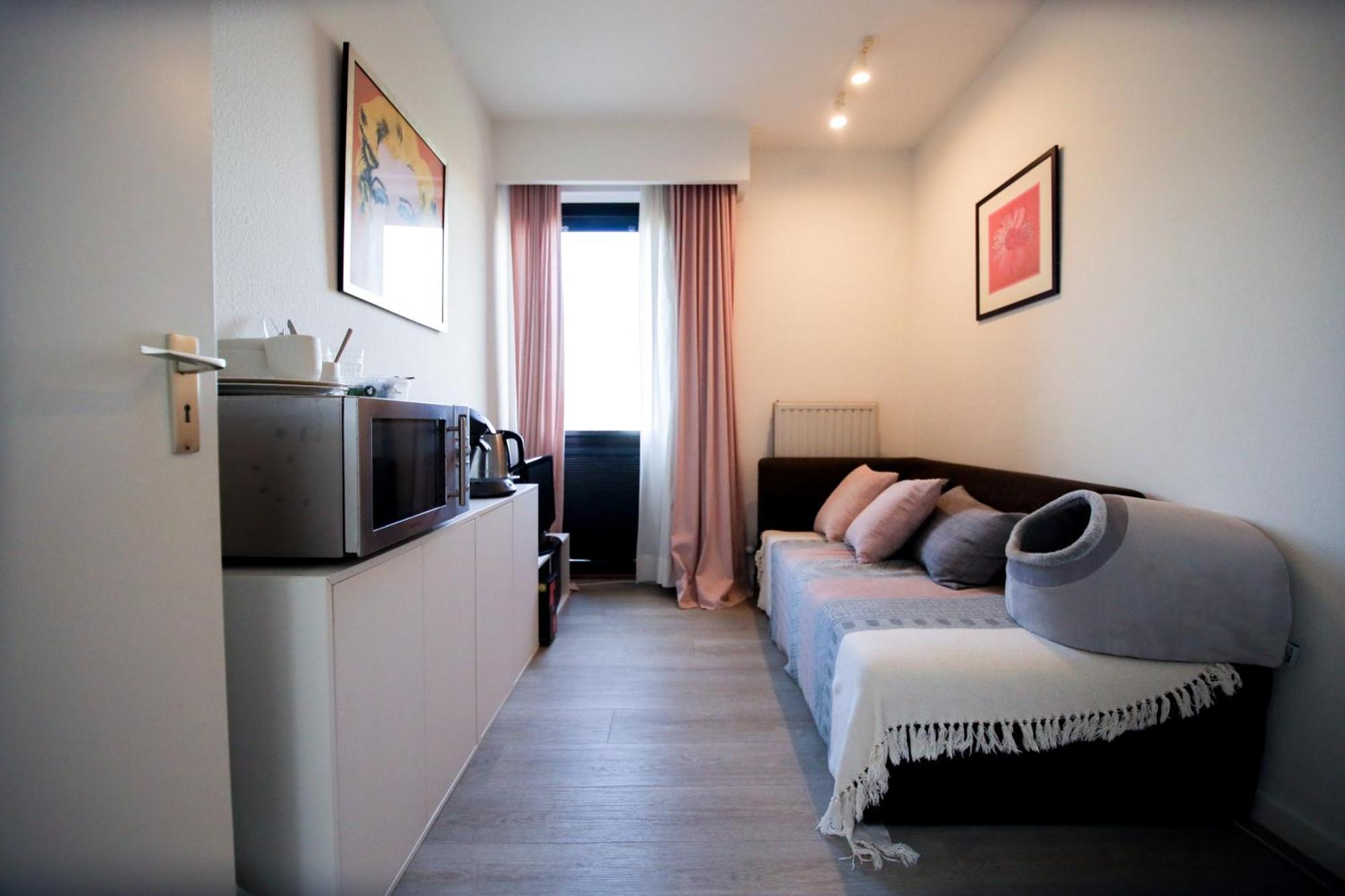 Homestay Prive Kamer: Cozy Retreat Near With Shared Amenities *